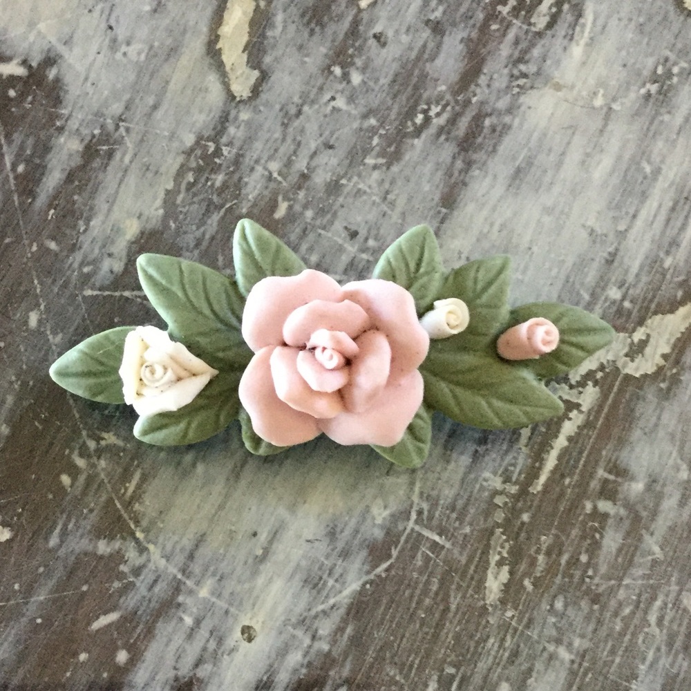 VINTAGE AVON rose bloom pin